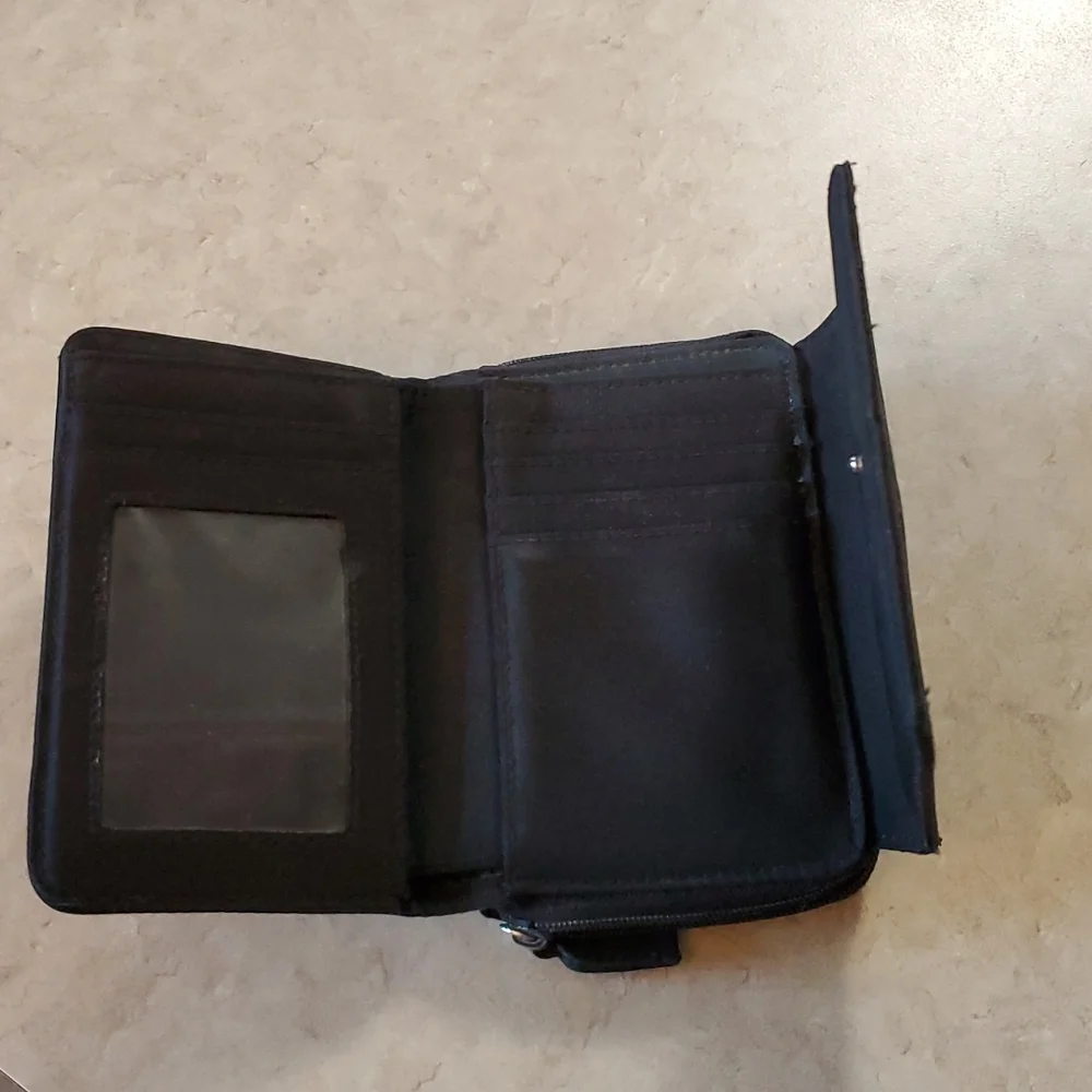 Merona wallet - Picture 2 of 3